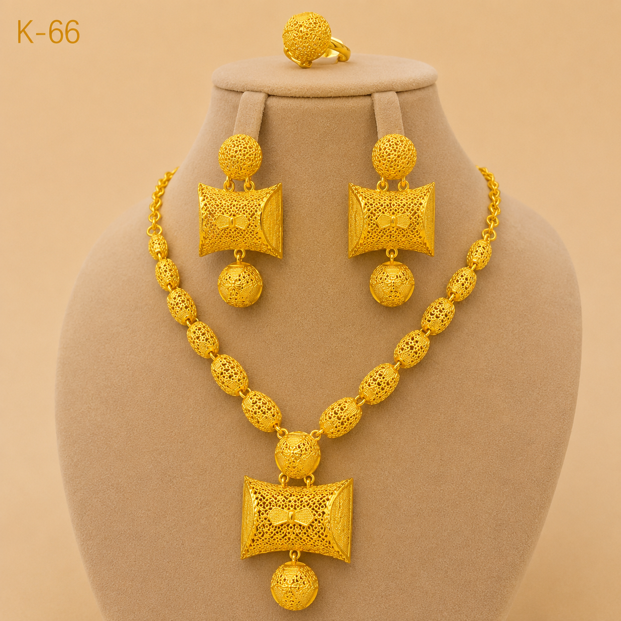 Elegant Gold Necklace & Earrings Set